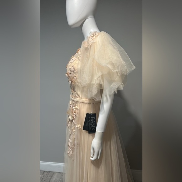 Basix Black Label Flutter Sleeve 3D Floral Peach Tulle Gown Size 12 - Picture 11 of 15